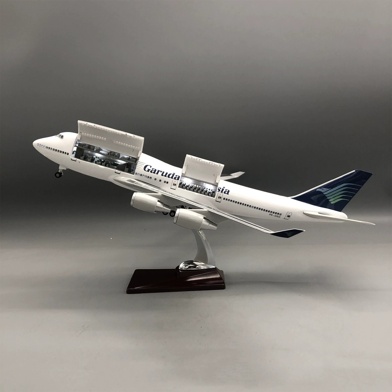 Model Kit Indonesia - Nouveau modèle d'avion Garuda Indonesia B747