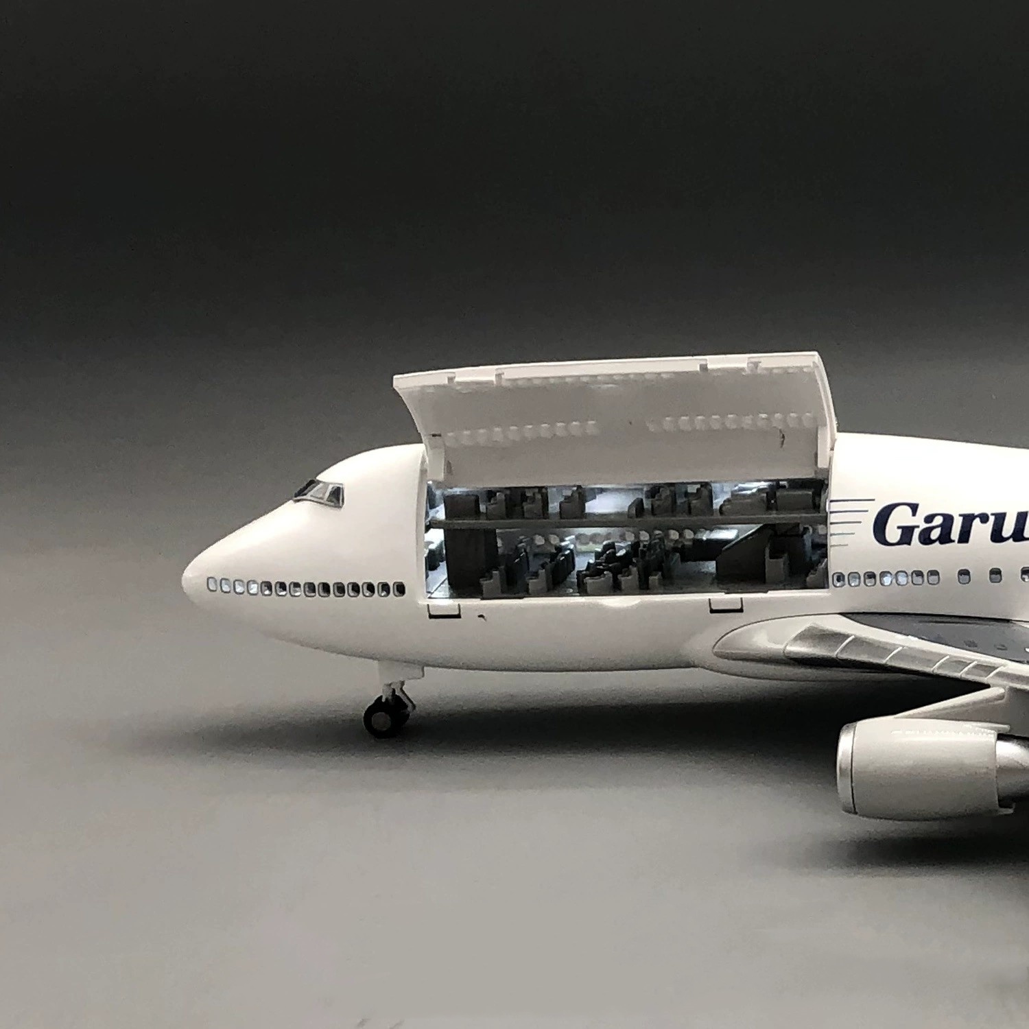 Nouveau modèle d'avion Garuda  - Model Kit Indonesia avis et prix