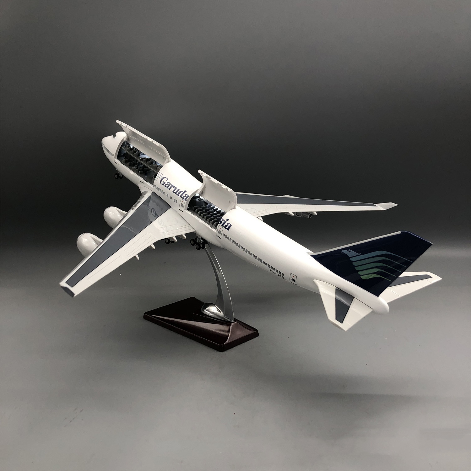 Nouveau modèle d'avion Garuda  - Model Kit Indonesia avis et prix